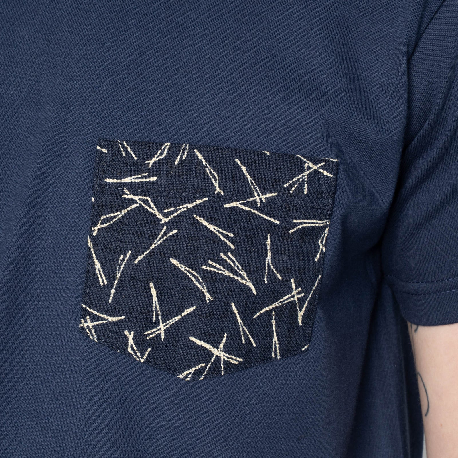 Pocket Tee - Matsuba Pine Needles - Navy
